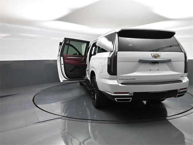 new 2025 Cadillac Escalade ESV car
