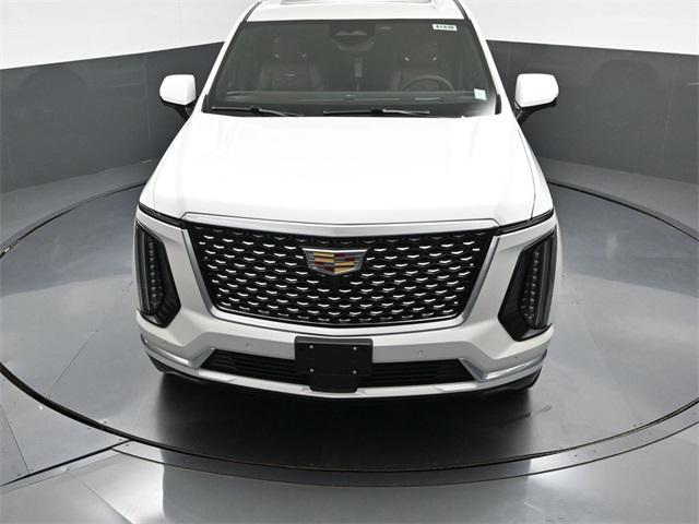 new 2025 Cadillac Escalade ESV car