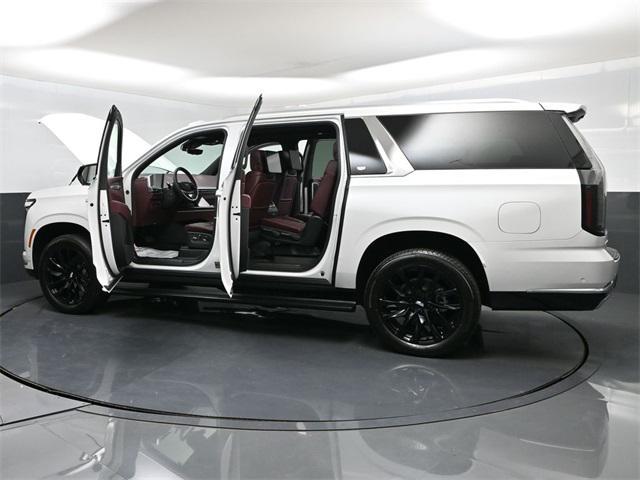new 2025 Cadillac Escalade ESV car