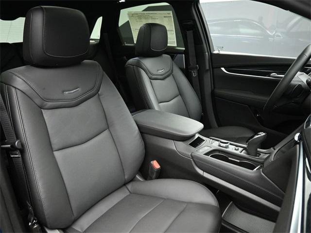 new 2025 Cadillac XT5 car, priced at $56,110