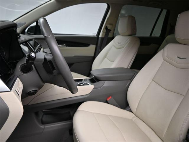 used 2022 Cadillac XT6 car, priced at $35,990