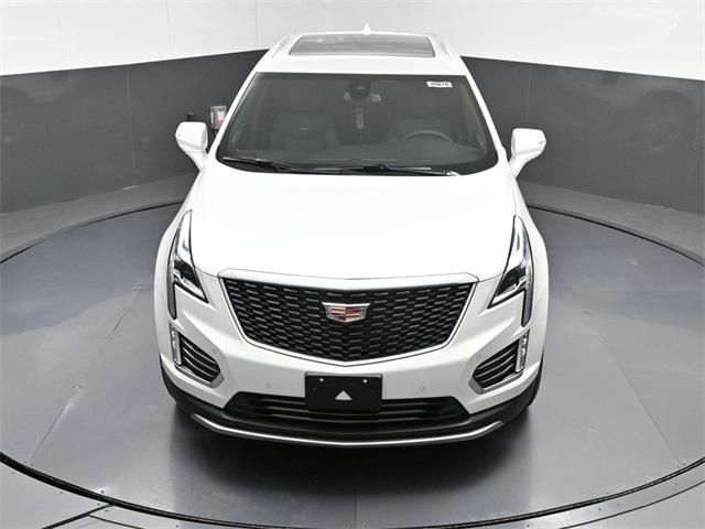 new 2025 Cadillac XT5 car, priced at $56,215