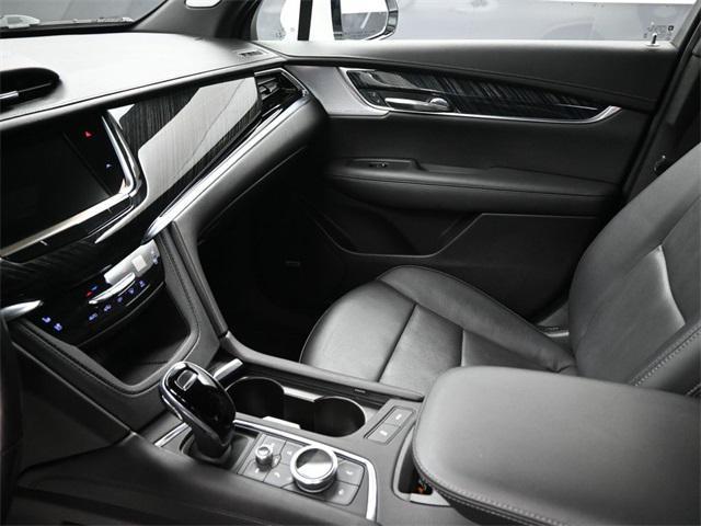 used 2022 Cadillac XT6 car, priced at $35,637