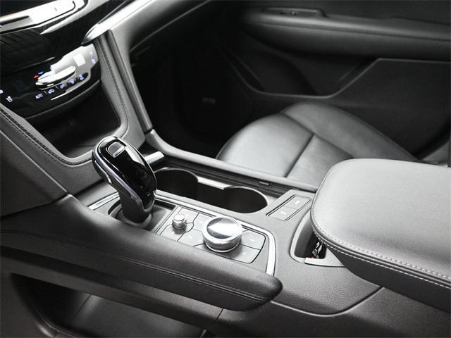 used 2022 Cadillac XT6 car, priced at $35,637