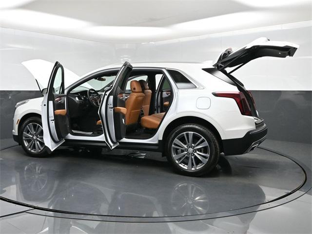 new 2025 Cadillac XT5 car, priced at $56,740