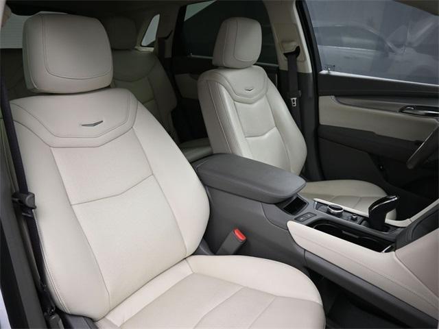 used 2022 Cadillac XT5 car, priced at $33,402