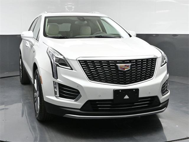 new 2025 Cadillac XT5 car, priced at $56,740