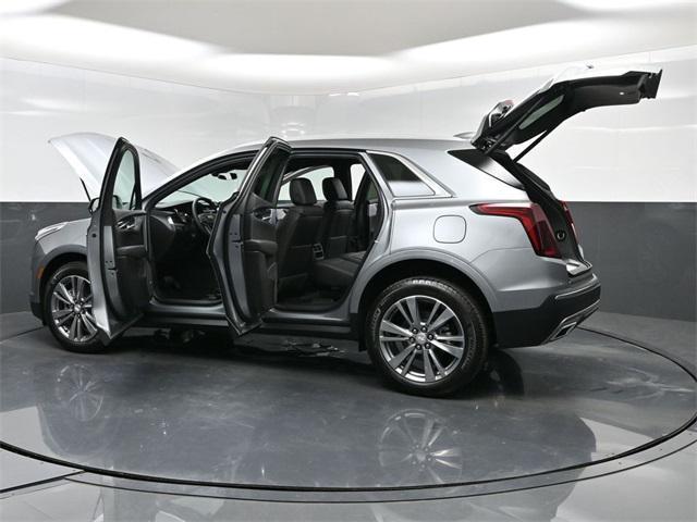 new 2025 Cadillac XT5 car, priced at $55,385