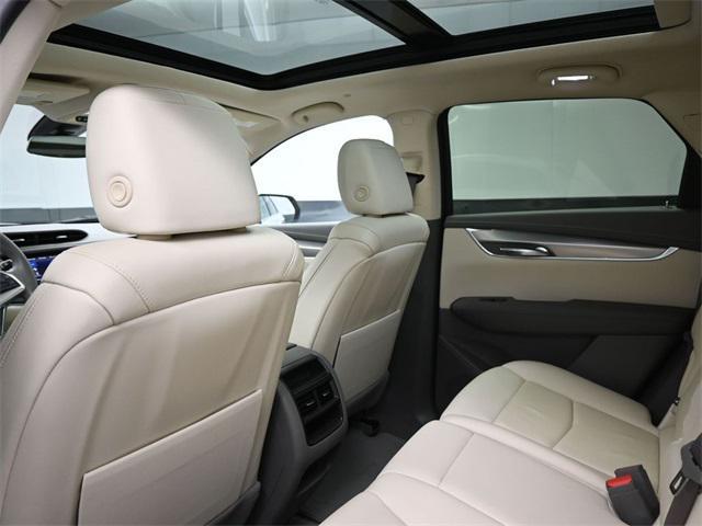 used 2022 Cadillac XT5 car, priced at $30,892