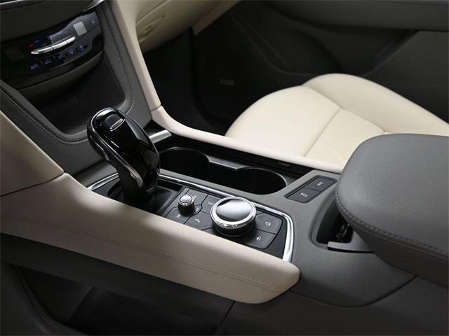 used 2022 Cadillac XT5 car, priced at $30,892