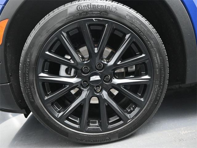 used 2022 Cadillac XT4 car, priced at $31,494