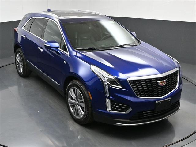 new 2025 Cadillac XT5 car, priced at $55,140