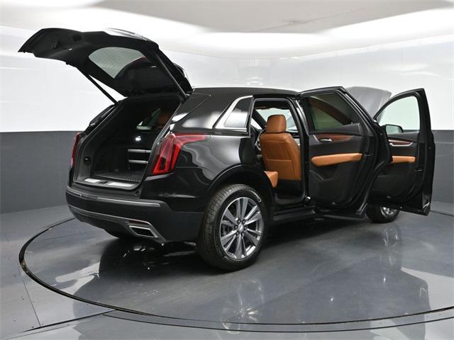 new 2025 Cadillac XT5 car, priced at $55,140