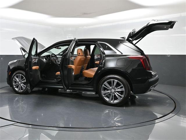 new 2025 Cadillac XT5 car, priced at $55,140
