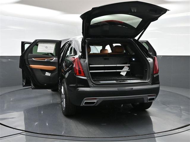 new 2025 Cadillac XT5 car, priced at $55,140