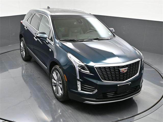 new 2025 Cadillac XT5 car, priced at $55,010