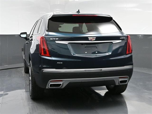 new 2025 Cadillac XT5 car, priced at $55,010