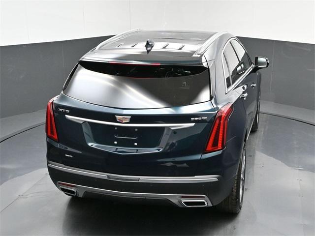 new 2025 Cadillac XT5 car, priced at $55,010