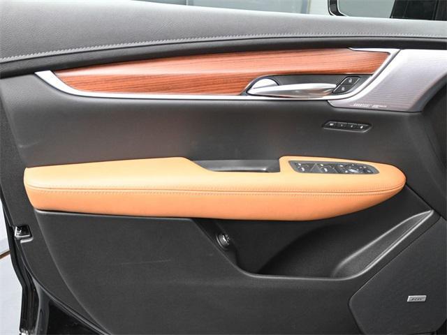 new 2025 Cadillac XT5 car, priced at $56,110