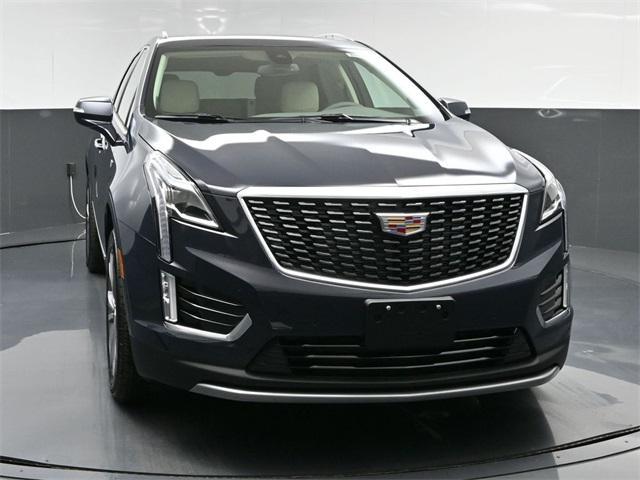 new 2025 Cadillac XT5 car, priced at $55,615