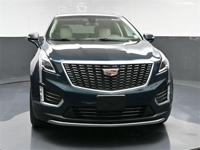 new 2025 Cadillac XT5 car, priced at $55,615