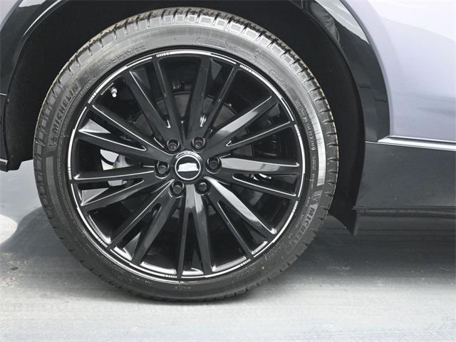 new 2025 Cadillac LYRIQ car, priced at $69,004