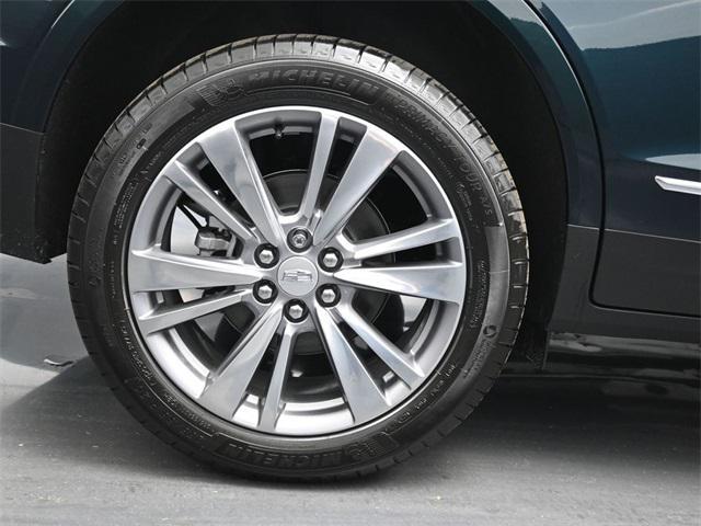 new 2025 Cadillac XT5 car, priced at $56,110