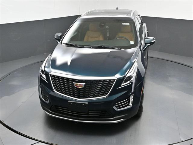 new 2025 Cadillac XT5 car, priced at $56,110