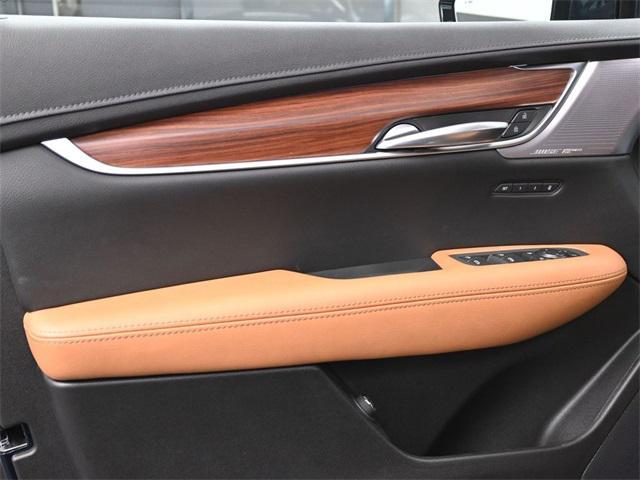 new 2025 Cadillac XT5 car, priced at $56,110