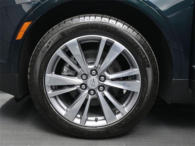 new 2025 Cadillac XT5 car, priced at $56,110