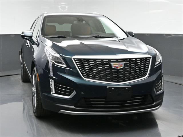 new 2025 Cadillac XT5 car, priced at $56,110