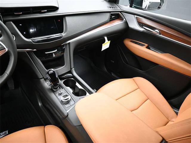 new 2025 Cadillac XT5 car, priced at $56,110