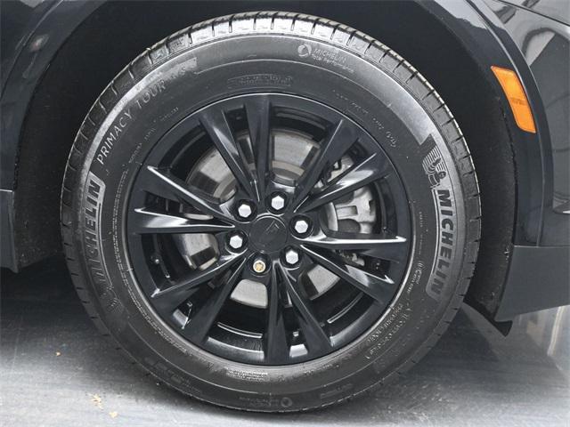 used 2023 Cadillac XT5 car, priced at $35,588