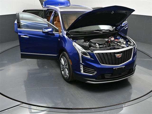 new 2025 Cadillac XT5 car, priced at $56,010