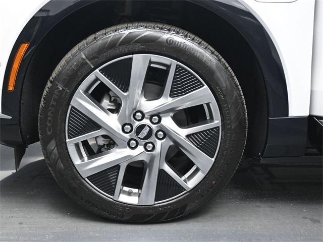 new 2025 Cadillac OPTIQ car, priced at $56,889