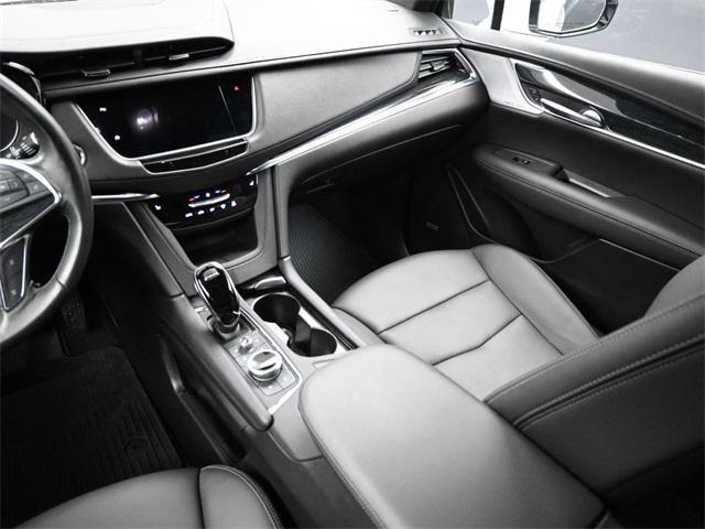 used 2022 Cadillac XT5 car, priced at $35,588