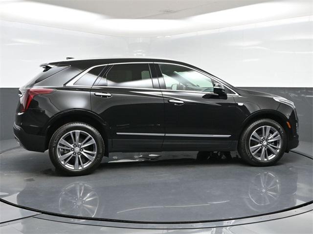 new 2025 Cadillac XT5 car, priced at $55,110