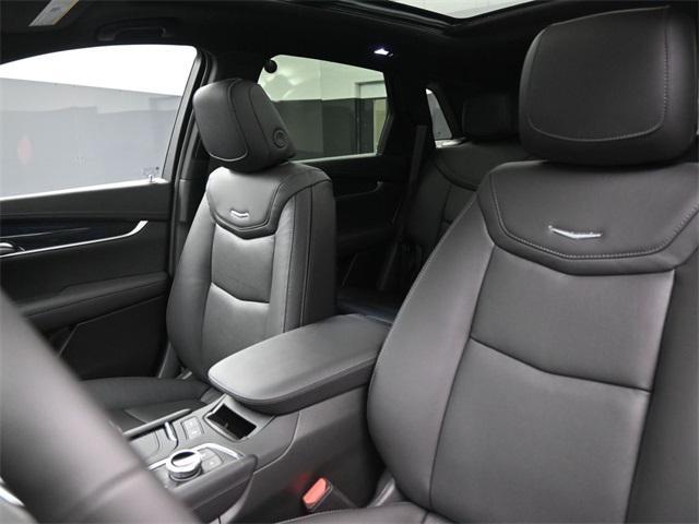new 2025 Cadillac XT5 car, priced at $55,110
