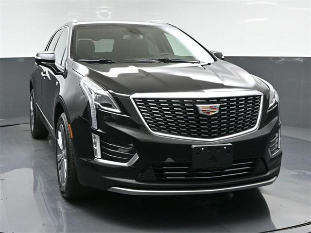 new 2025 Cadillac XT5 car, priced at $55,110