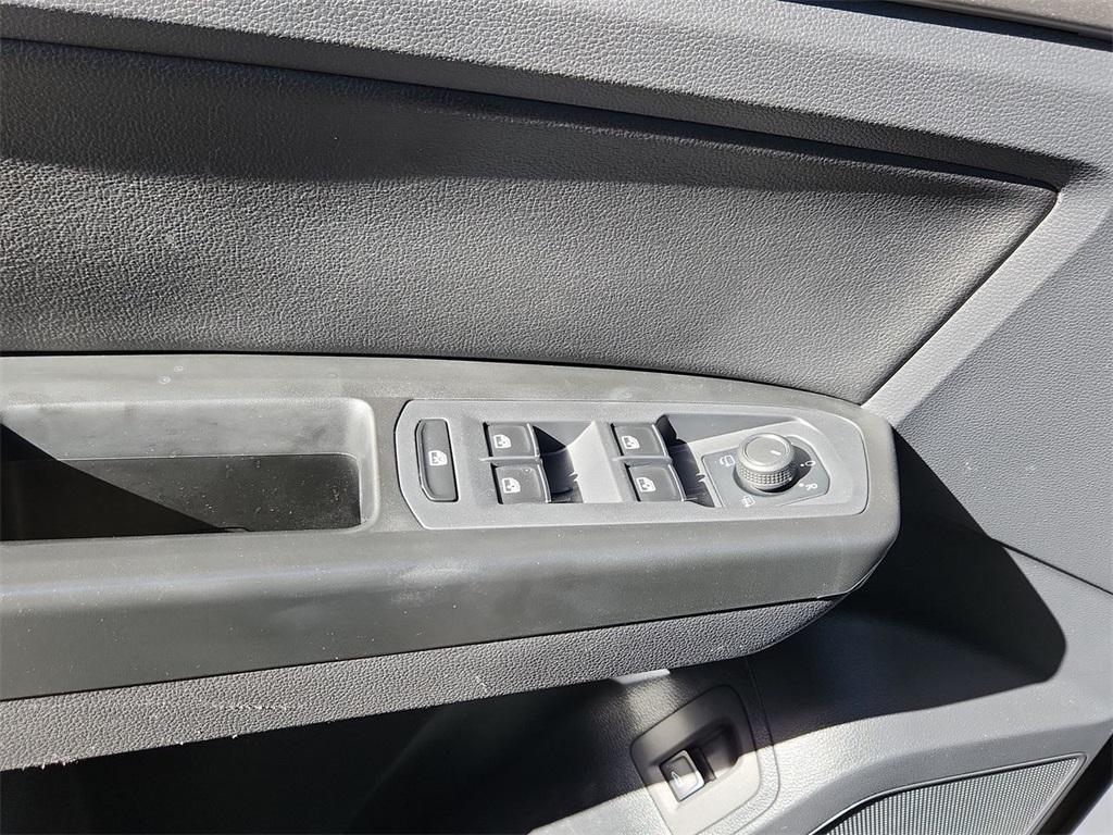 used 2018 Volkswagen Atlas car, priced at $21,384