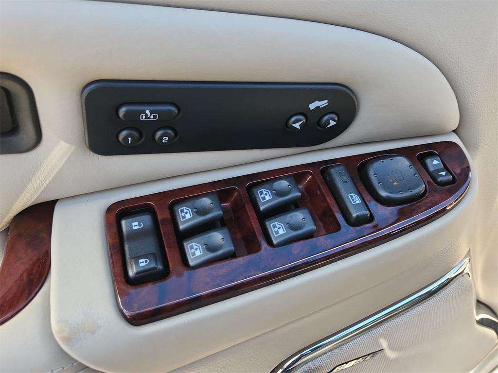 used 2006 Cadillac Escalade ESV car, priced at $12,678