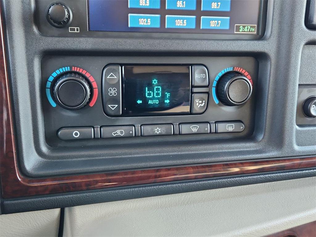 used 2006 Cadillac Escalade ESV car, priced at $12,678