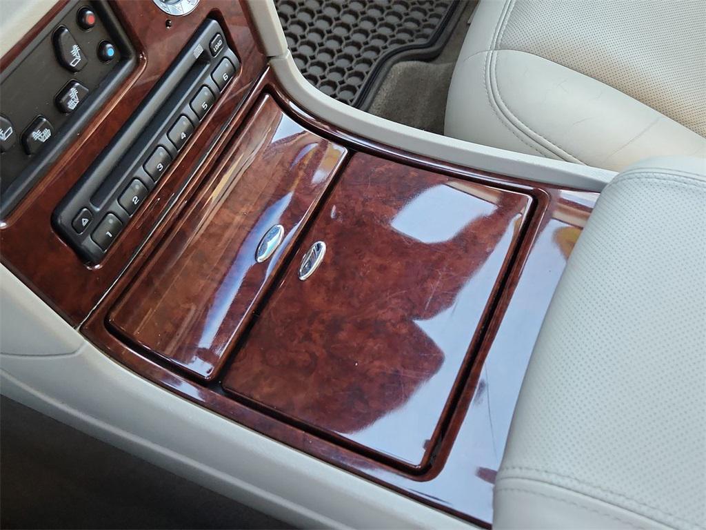 used 2006 Cadillac Escalade ESV car, priced at $12,678