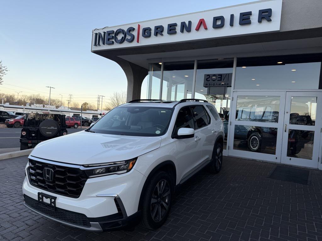 used 2025 Honda Pilot car, priced at $45,678