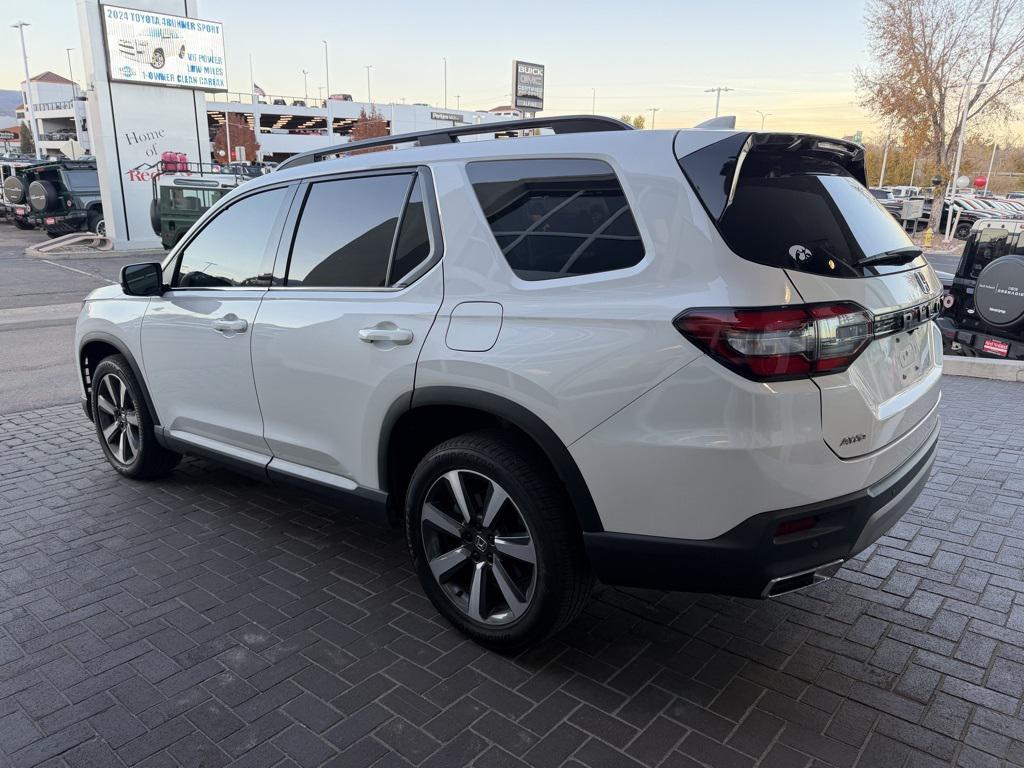 used 2025 Honda Pilot car, priced at $45,678