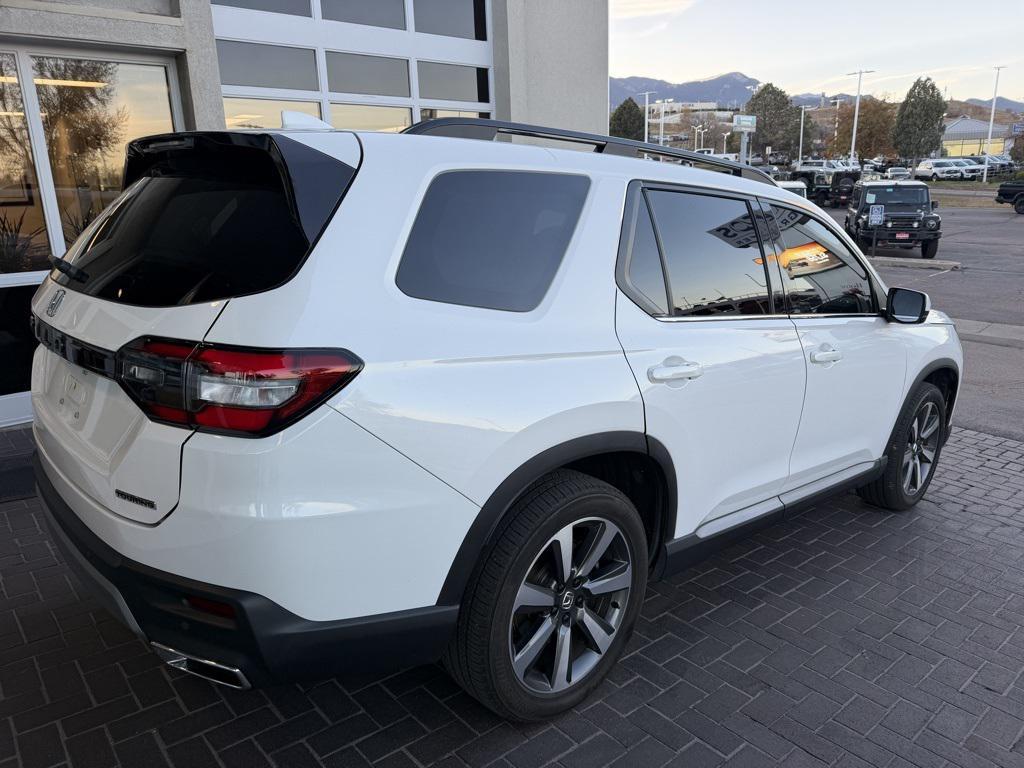 used 2025 Honda Pilot car, priced at $45,678