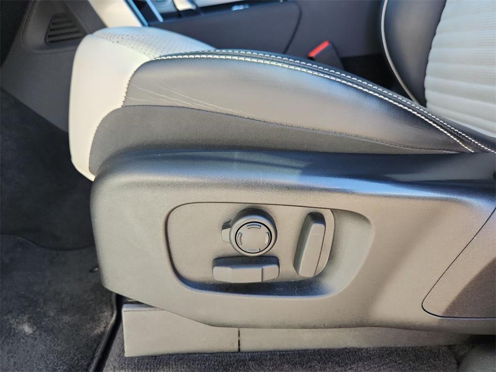 used 2023 Land Rover Discovery car, priced at $49,887