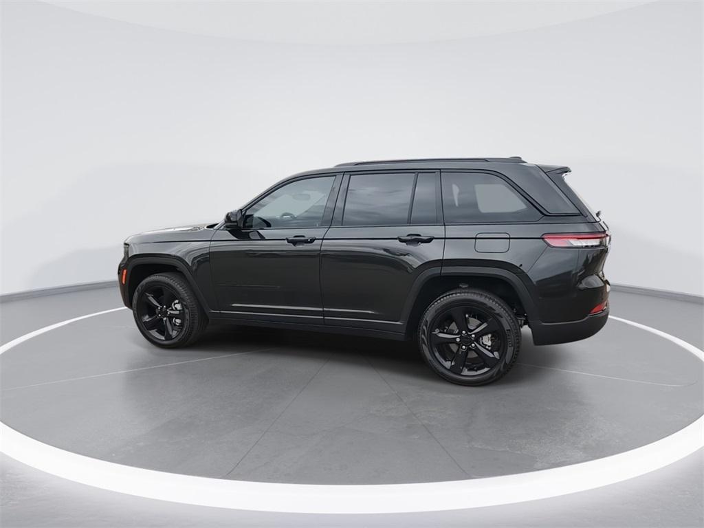 used 2024 Jeep Grand Cherokee car, priced at $40,665