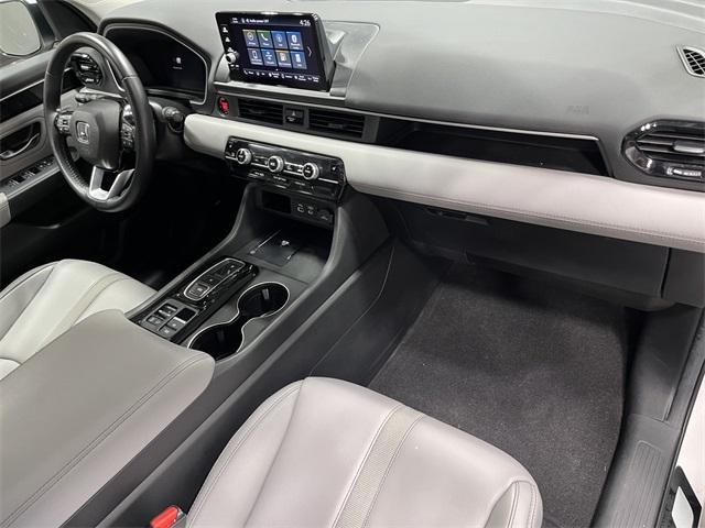 used 2025 Honda Pilot car, priced at $42,977