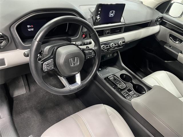 used 2025 Honda Pilot car, priced at $42,977